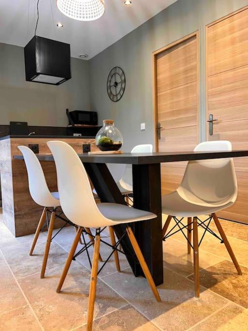 Loft Pied De Coline Au Calme Lägenhet Ginasservis Exteriör bild