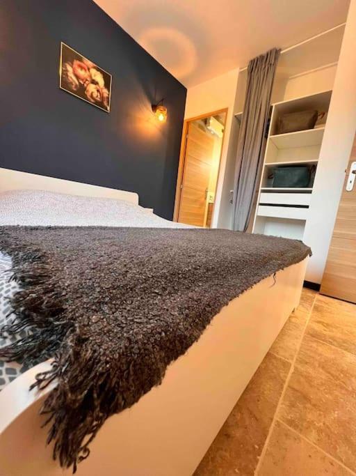 Loft Pied De Coline Au Calme Lägenhet Ginasservis Exteriör bild